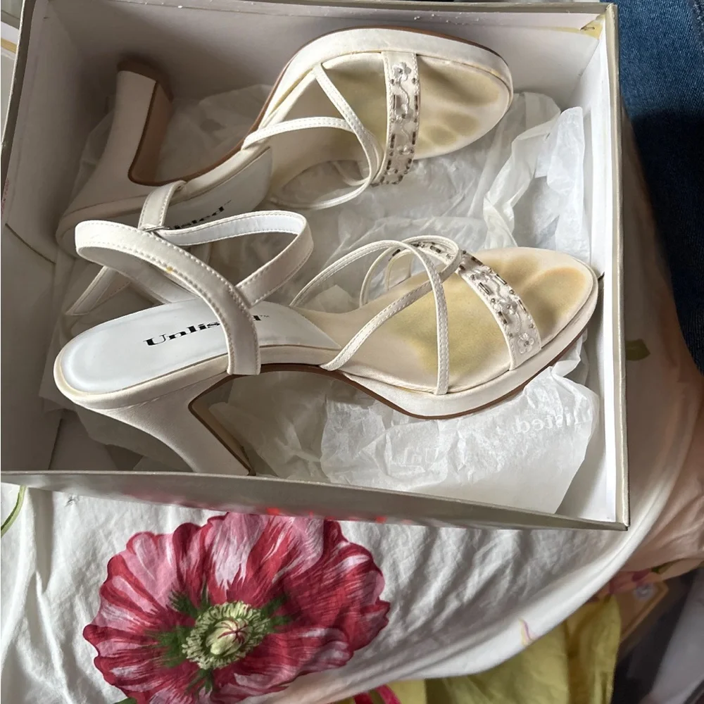 Vintage y2k Unlisted heels white size 7.5